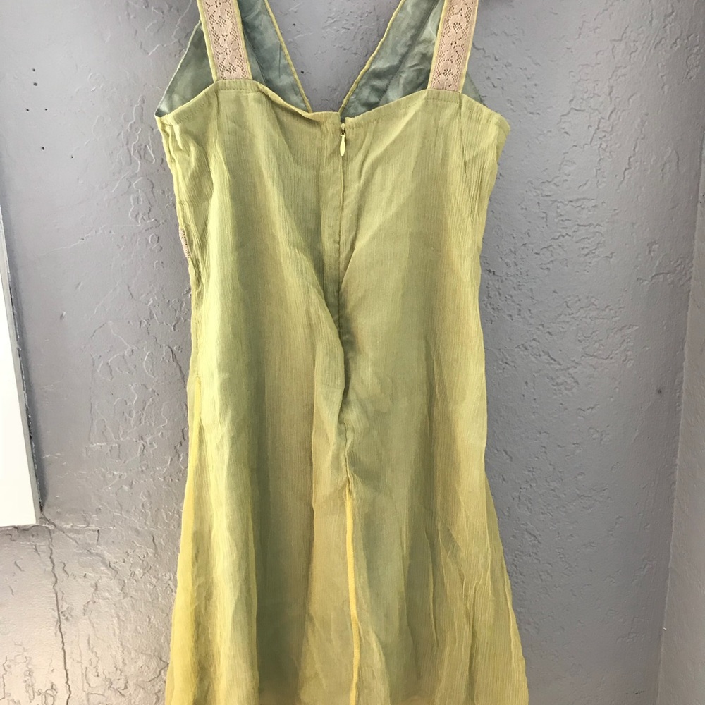 Beautiful Tunic - Picture 3 of 3